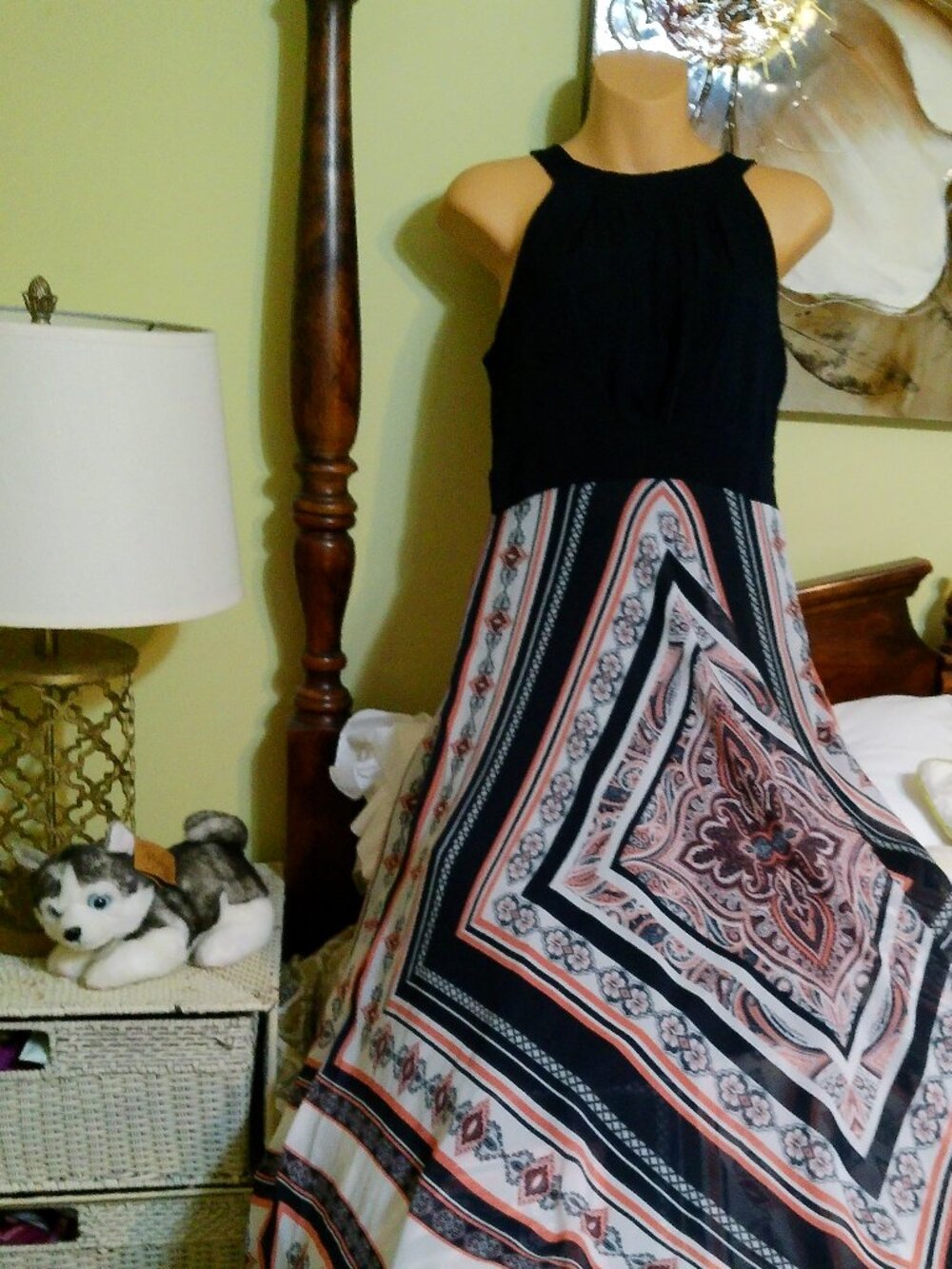 SANDRA DARREN SIZE 6 NAVY AND WHITE LONG DRESS GOOD CONDITION